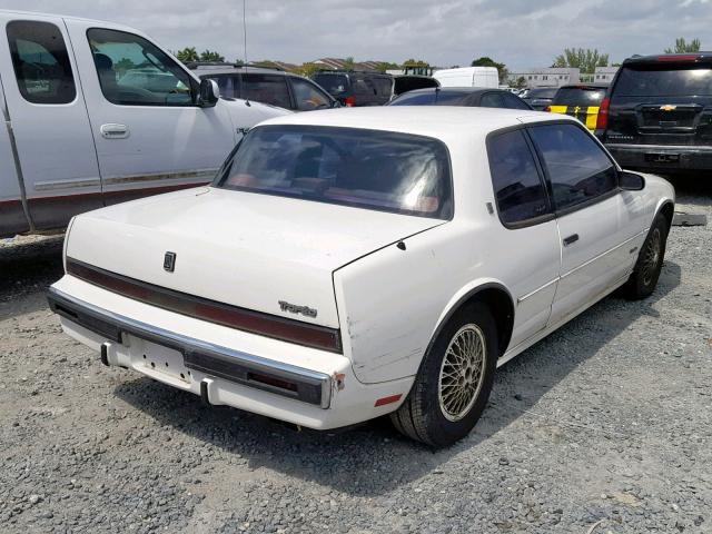 1G3EV11C3KU301878 - 1989 OLDSMOBILE TORONADO T WHITE photo 4