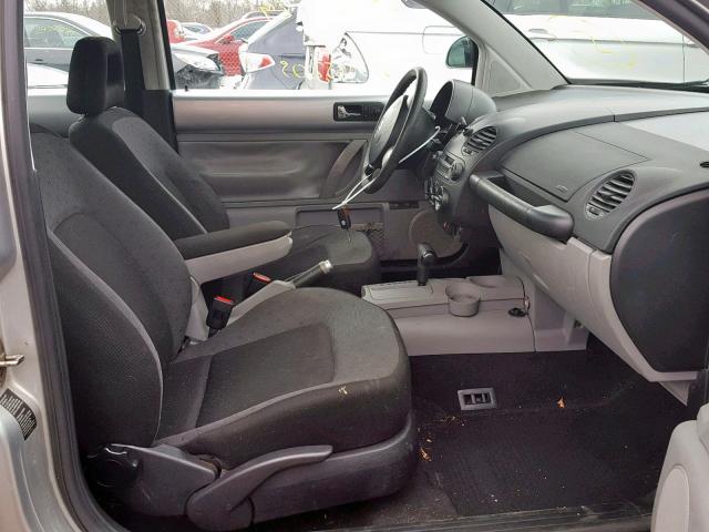 3VWCA21C8YM405771 - 2000 VOLKSWAGEN NEW BEETLE Silber Foto 5