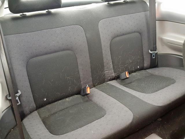 3VWCA21C8YM405771 - 2000 VOLKSWAGEN NEW BEETLE Silber Foto 6