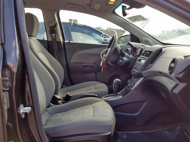 1G1JA5SH6D4218565 - 2013 CHEVROLET SONIC LS 棕色 照片 5