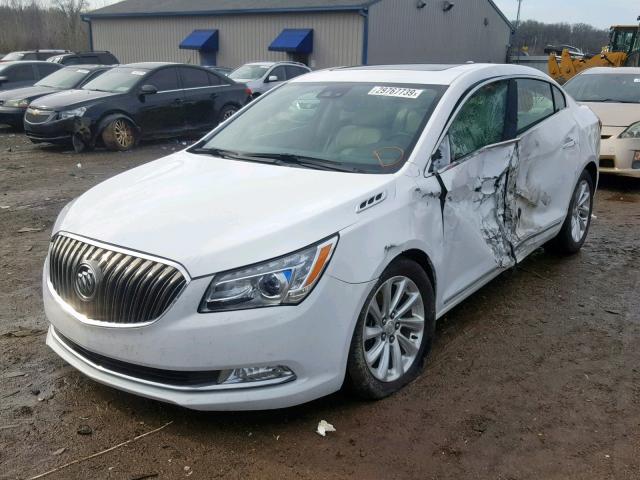 1G4GB5G33FF223592 - 2015 BUICK LACROSSE WHITE photo 2