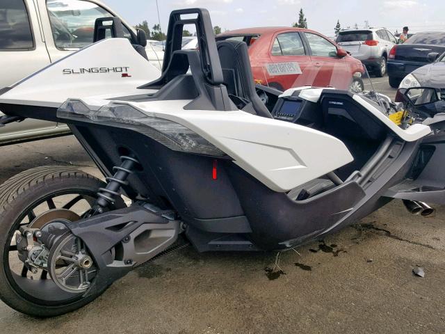 57XAAPFA8J8127518 - 2018 POLARIS SLINGSHOT WHITE photo 4