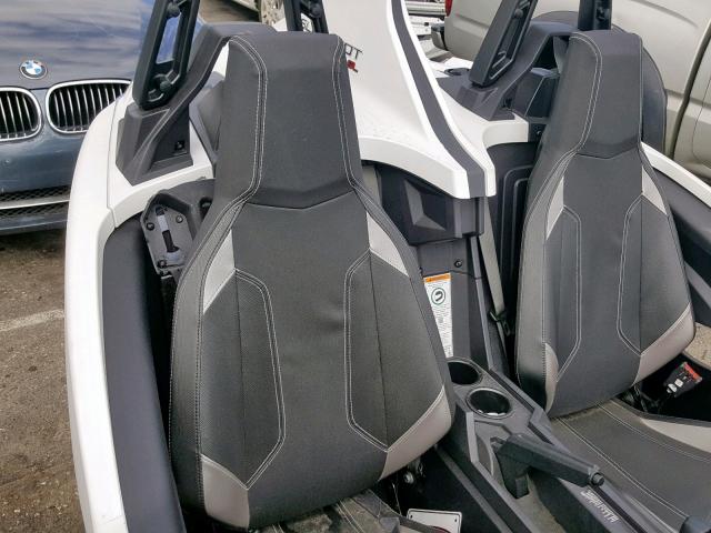 57XAAPFA8J8127518 - 2018 POLARIS SLINGSHOT WHITE photo 6