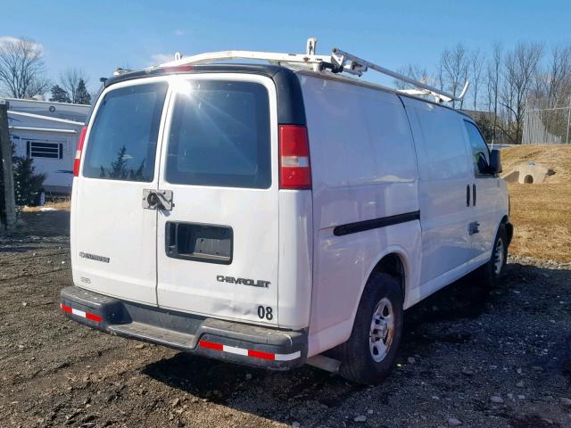 1GCFG15X451143455 - 2005 CHEVROLET EXPRESS G1 WHITE photo 4