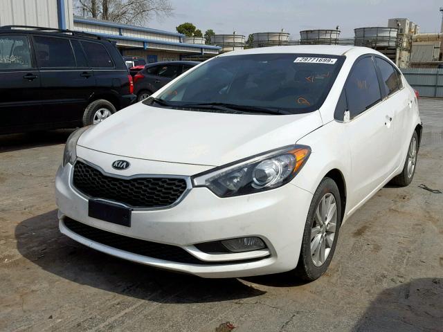 KNAFX4A85E5049641 - 2014 KIA FORTE EX WHITE photo 2