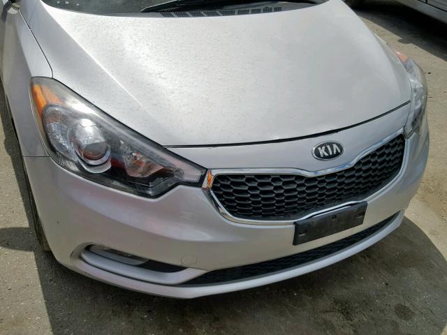 KNAFZ4A89G5525970 - 2016 KIA FORTE EX SILVER photo 9