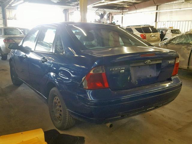 1FAFP34N35W207165 - 2005 FORD FOCUS ZX4 BLUE photo 3