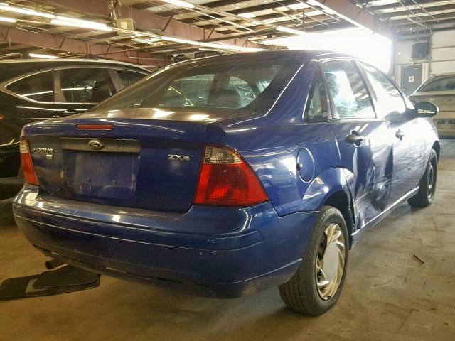 1FAFP34N35W207165 - 2005 FORD FOCUS ZX4 BLUE photo 4