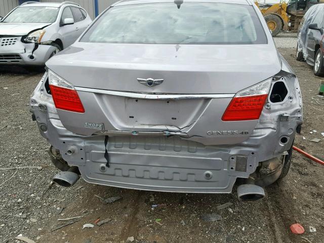 KMHGC46F69U032638 - 2009 HYUNDAI GENESIS 4. GRAY photo 9