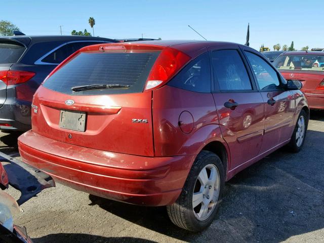 3FAFP37NX5R120085 - 2005 FORD FOCUS ZX5 RED photo 4