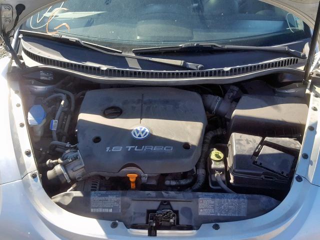 3VWDD21C7YM411797 - 2000 VOLKSWAGEN NEW BEETLE Silber Foto 7