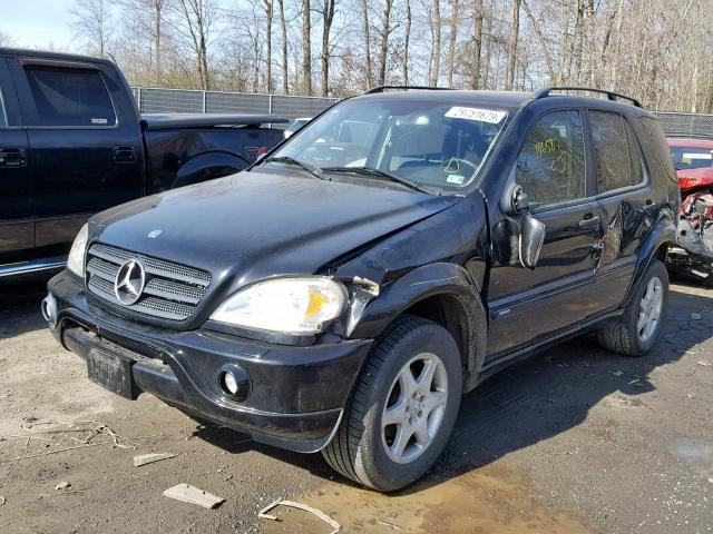 4JGAB54E02A329064 - 2002 MERCEDES-BENZ ML 320 BLACK photo 2