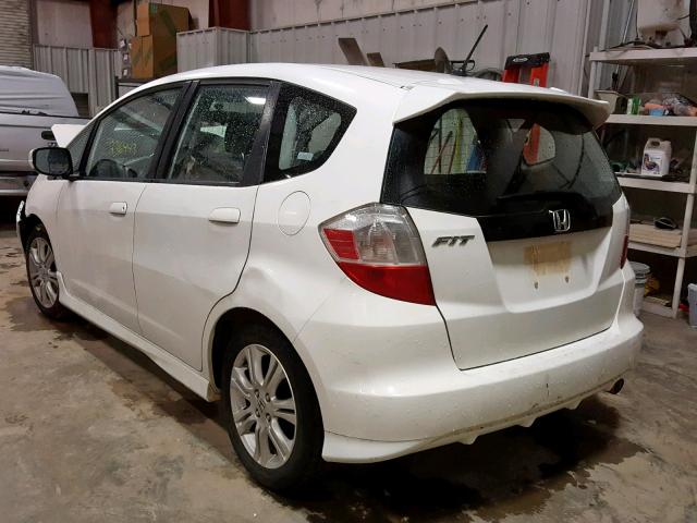 JHMGE88489S006330 - 2009 HONDA FIT SPORT WHITE photo 3