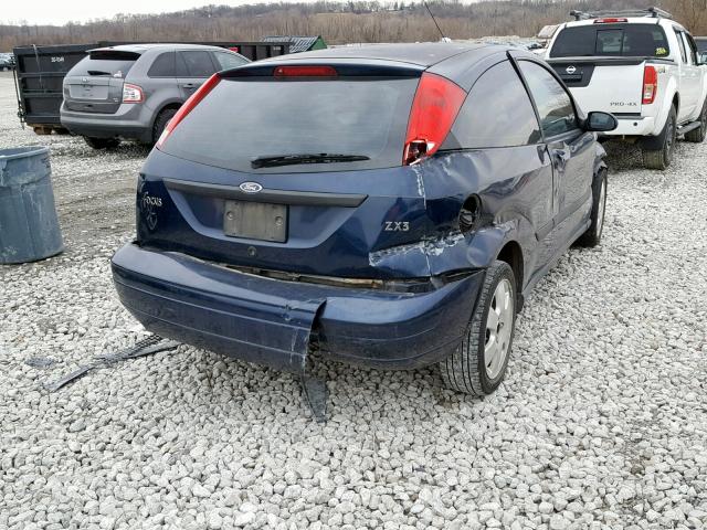 3FAFP31301R113115 - 2001 FORD FOCUS ZX3 BLUE photo 4