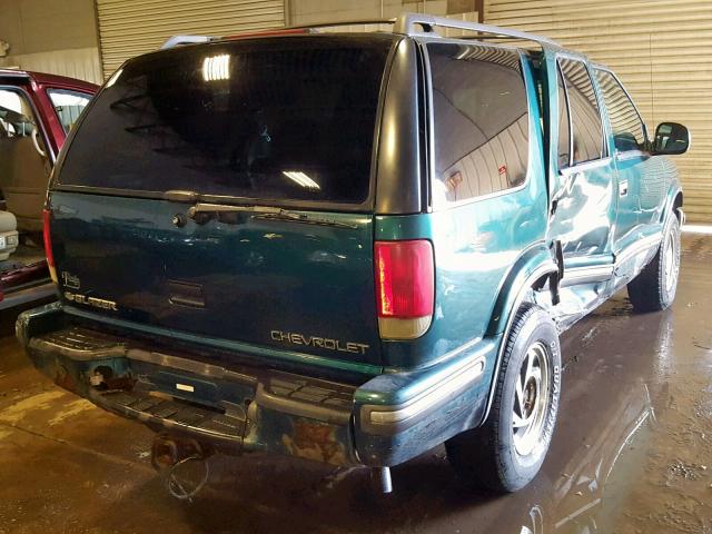 1GNDT13W9W2256317 - 1998 CHEVROLET BLAZER GREEN photo 4