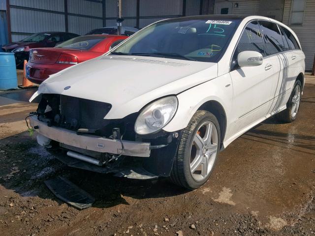 4JGCB6FE2AA110908 - 2010 MERCEDES-BENZ R 350 4MAT SILVER photo 2