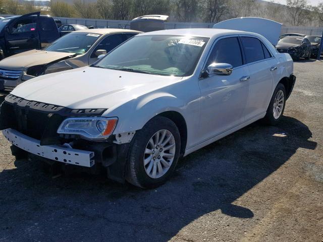 2C3CCAAG1EH382357 - 2014 CHRYSLER 300 WHITE photo 2