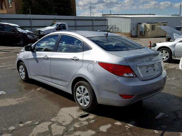 KMHCT4AE6GU983111 - 2016 HYUNDAI ACCENT SE SILVER photo 3