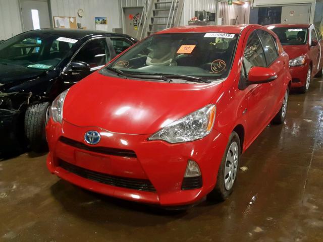 JTDKDTB36E1572388 - 2014 TOYOTA PRIUS C RED photo 2