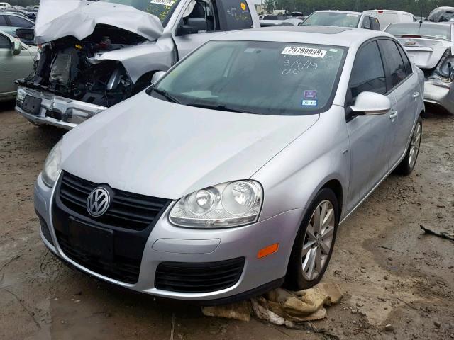 3VWRJ7AJ6AM074040 - 2010 VOLKSWAGEN JETTA WOLF SILVER photo 2