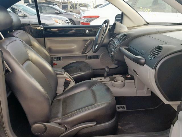 3VWCK21Y83M321015 - 2003 VOLKSWAGEN NEW BEETLE შავი ფოტო 5