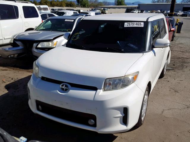 JTLZE4FE3CJ024377 - 2012 TOYOTA SCION XB WHITE photo 2