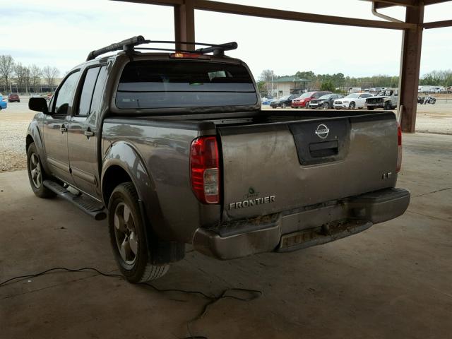 1N6AD07U46C402674 - 2006 NISSAN FRONTIER C GOLD photo 3