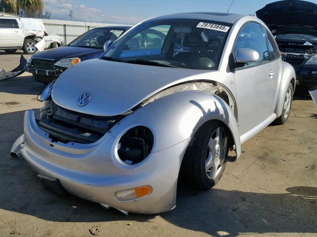 3VWCC21C8YM402119 - 2000 VOLKSWAGEN NEW BEETLE ვერცხლისფერი ფოტო 2