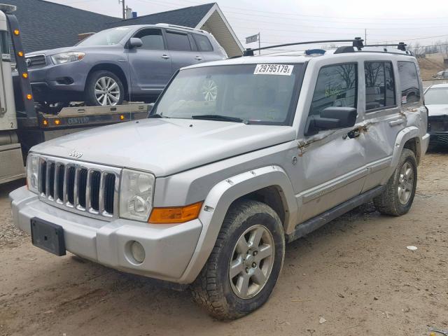 1J8HG58256C145696 - 2006 JEEP COMMANDER SILVER photo 2