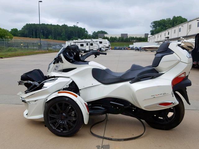 2BXNBDD23HV005236 - 2017 CAN-AM SPYDER ROA WHITE photo 3