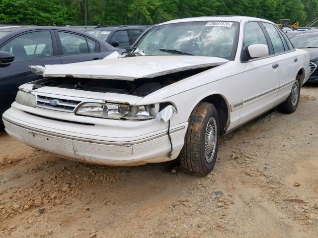 2FALP73W6VX141428 - 1997 FORD CROWN VICT WHITE photo 2