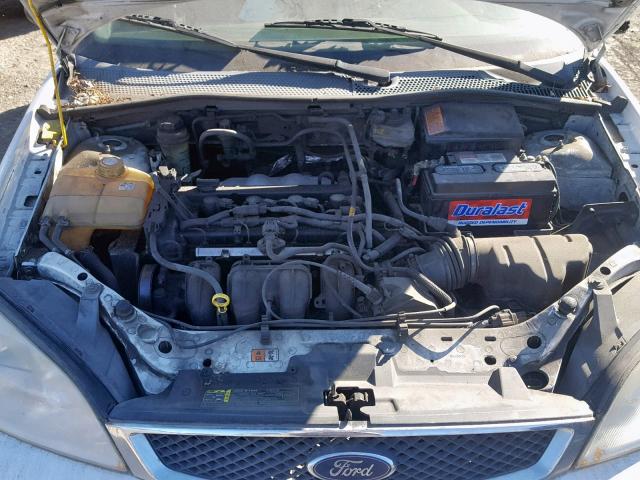 1FAFP34N55W126331 - 2005 FORD FOCUS ZX4 WHITE photo 7