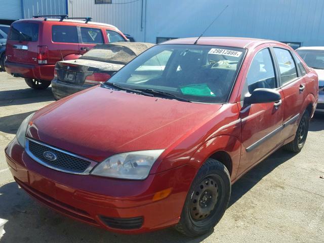 1FAFP34N25W243235 - 2005 FORD FOCUS ZX4 RED photo 2