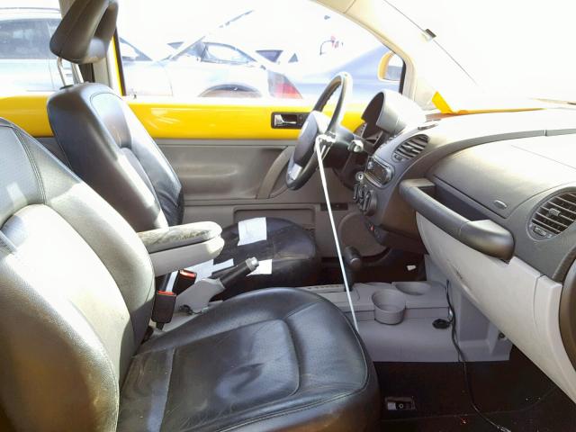 3VWCD21C1YM481016 - 2000 VOLKSWAGEN NEW BEETLE Gelb Foto 5