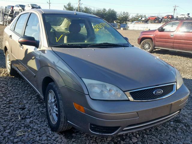 1FAFP34N55W117015 - 2005 FORD FOCUS ZX4 GOLD photo 1