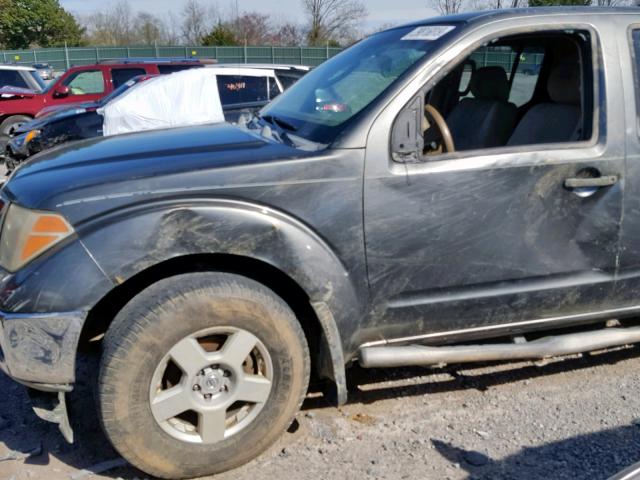 1N6AD07U55C447962 - 2005 NISSAN FRONTIER C BLACK photo 9