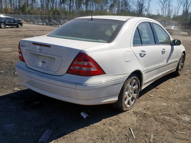 WDBRF61J05A765337 - 2005 MERCEDES-BENZ C 240 WHITE photo 4