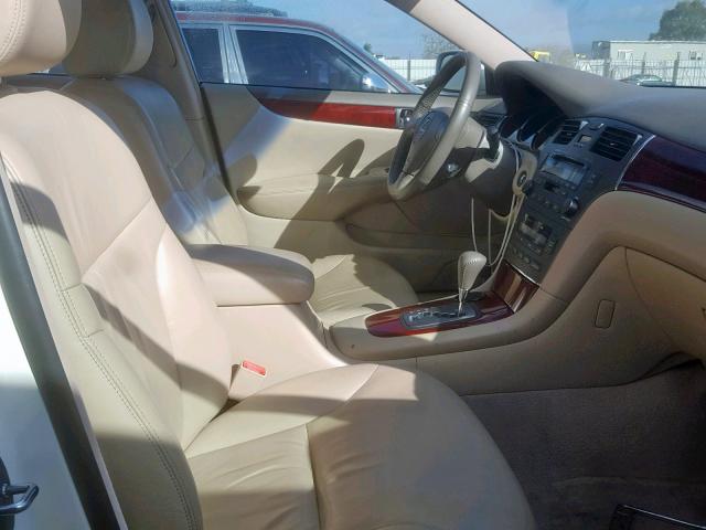 JTHBF30G430115869 - 2003 LEXUS ES 300 WHITE photo 5