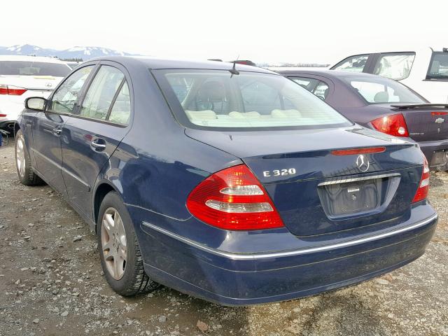 WDBUF65J74A531831 - 2004 MERCEDES-BENZ E 320 BLUE photo 3