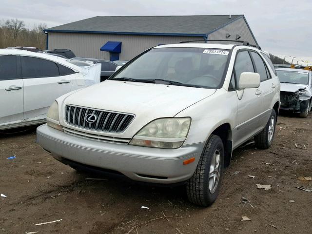 JTJGF10U110087296 - 2001 LEXUS RX 300 WHITE photo 2