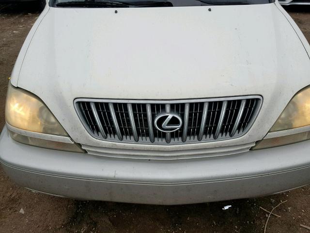 JTJGF10U110087296 - 2001 LEXUS RX 300 WHITE photo 7