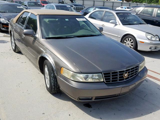 1G6KS54Y83U152267 - 2003 CADILLAC SEVILLE SL GOLD photo 1