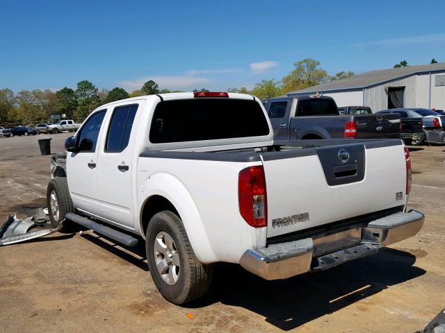 1N6AD07U69C426902 - 2009 NISSAN FRONTIER C WHITE photo 3