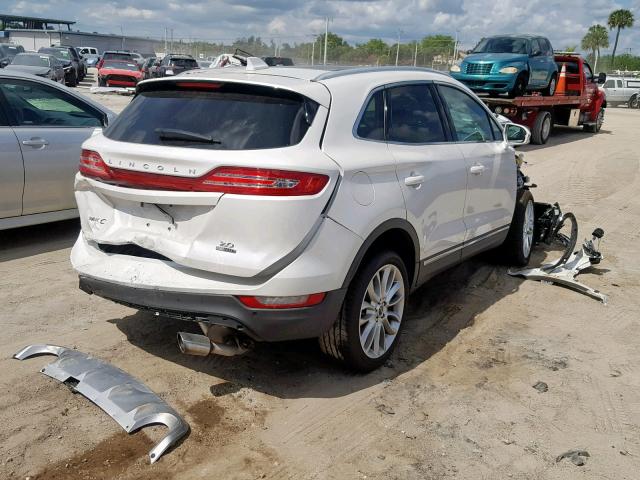 5LMCJ3C98GUJ15558 - 2016 LINCOLN MKC RESERV WHITE photo 4