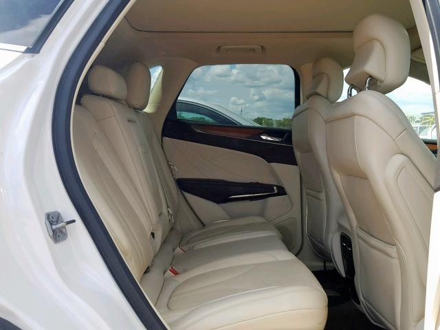 5LMCJ3C98GUJ15558 - 2016 LINCOLN MKC RESERV WHITE photo 6