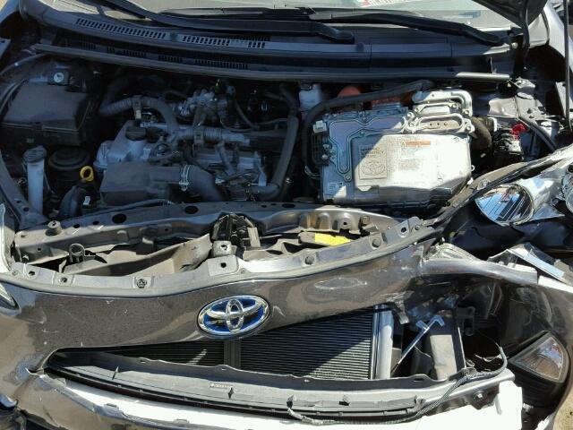 JTDKDTB32D1549589 - 2013 TOYOTA PRIUS C GRAY photo 7