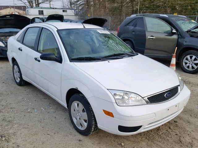 1FAHP34N97W323188 - 2007 FORD FOCUS ZX4 WHITE photo 1