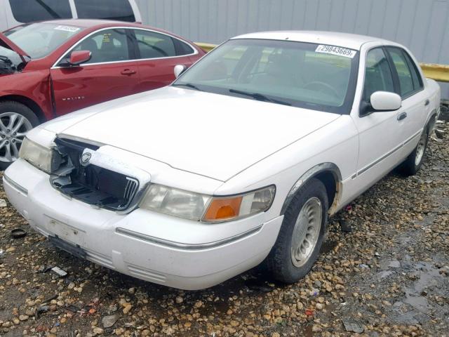 2MEFM75W82X639587 - 2002 MERCURY GRAND MARQ WHITE photo 2