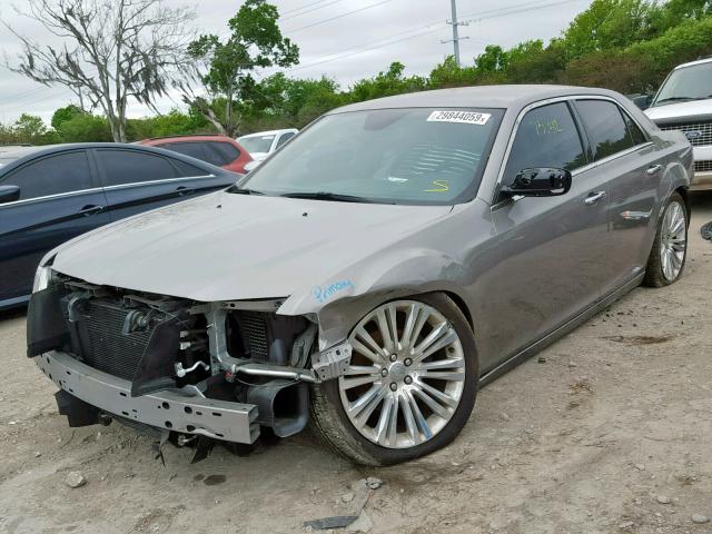 2C3CCAEG8EH156990 - 2014 CHRYSLER 300C GRAY photo 2