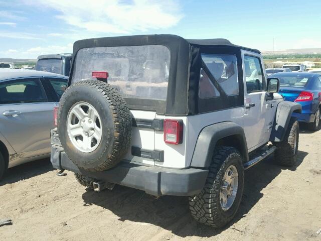 1J4AA2D1XAL186981 - 2010 JEEP WRANGLER S WHITE photo 4